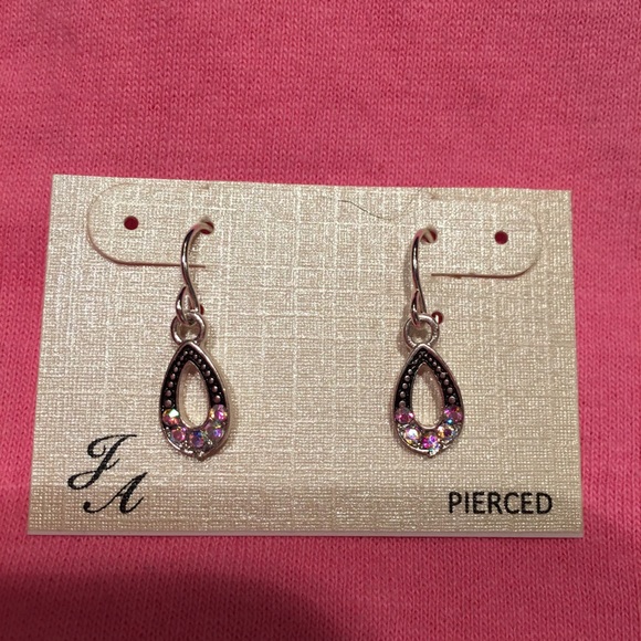 🆕Gorgeous silver earrings with gems NWT - Picture 6 of 7